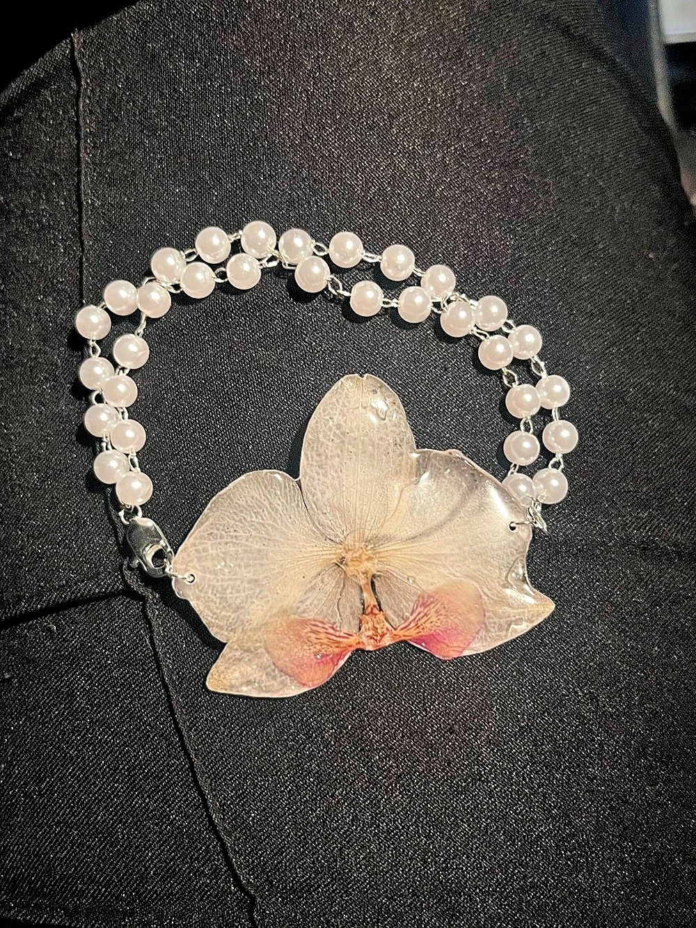 Pearl Flower Pendant bracelet in White & Pink